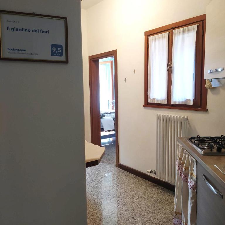 Il giardino dei fiori -Free Private Parking - Appartamento con 2 Camere da Letto - 16