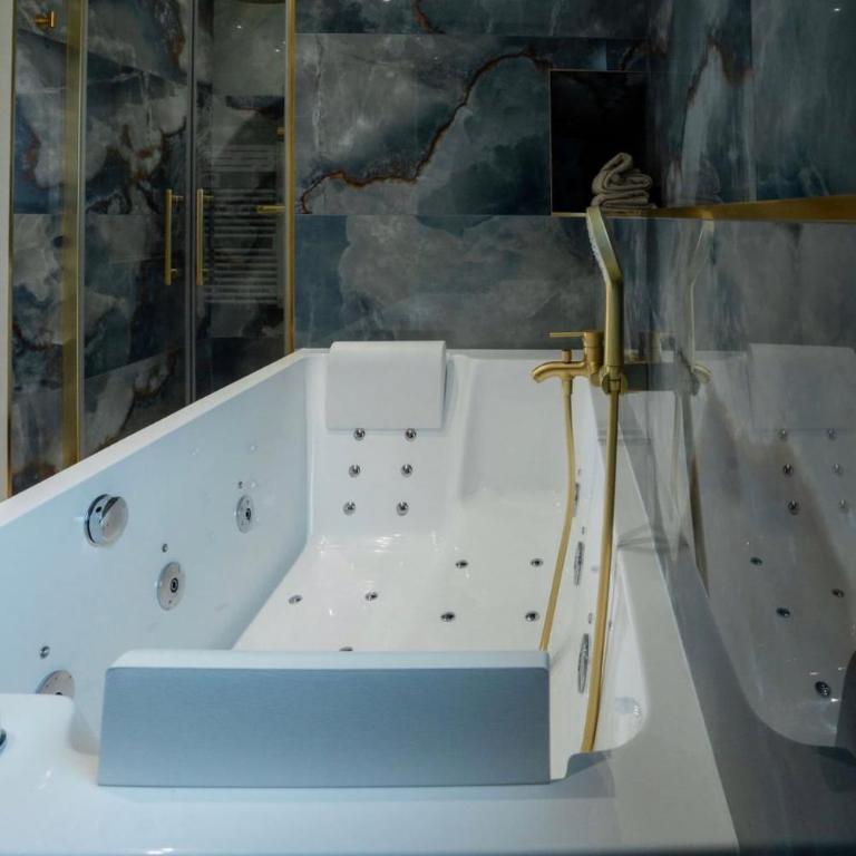 Saphir Suite Design & Whirlpool Bath - Appartamento con 1 Camera da Letto - 13