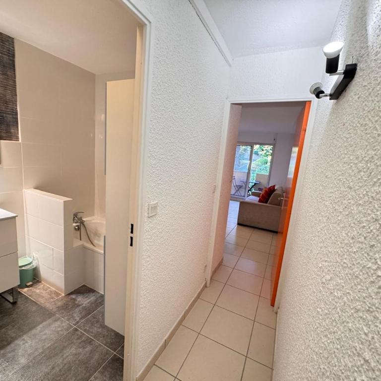 Les Cigales YourHostHelper - Apartment mit Gartenblick - 3