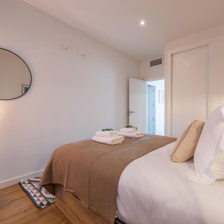 2BR Apt with Terrace & Parking, Near Beach & Town - Apartamento de 2 dormitorios con terraza - 43