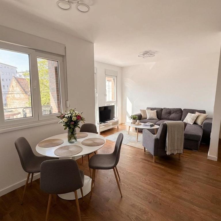 Happy Stay - Two-Bedroom Apartment - 6