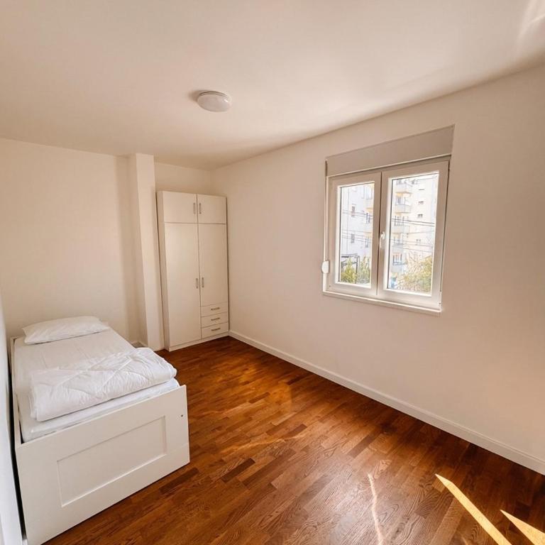 Happy Stay - Two-Bedroom Apartment - 7