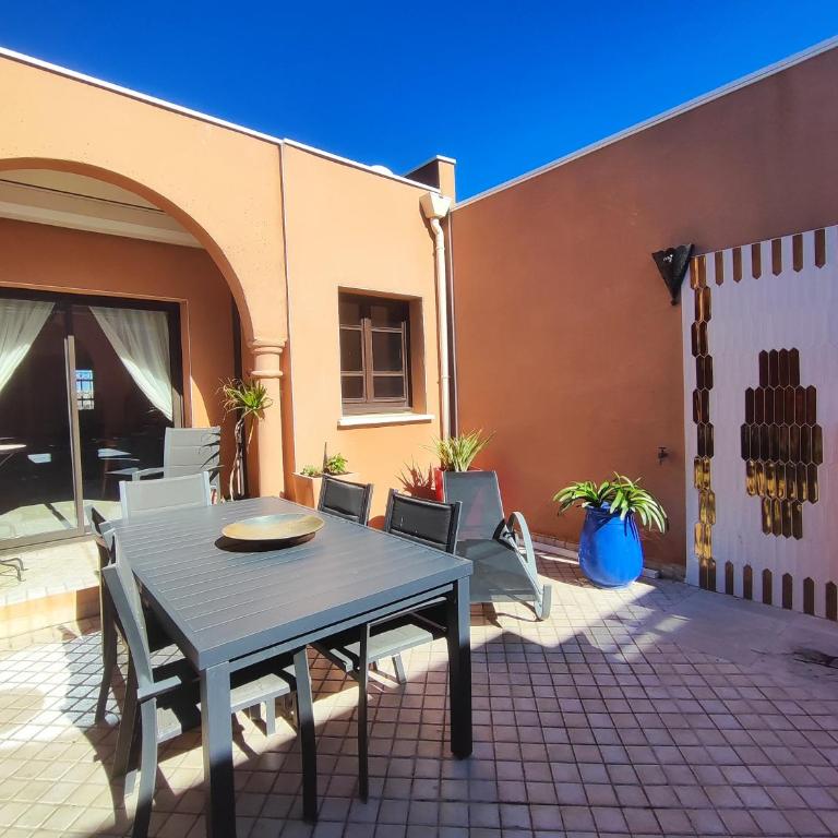 Chambre Taza, Riad 1 Couple only au village naturiste - Habitación con cama grande - 13