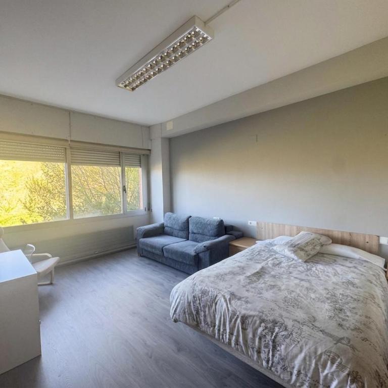 Residencia Albergue Jaca - Chambre Lits Jumeaux Supérieure - 1