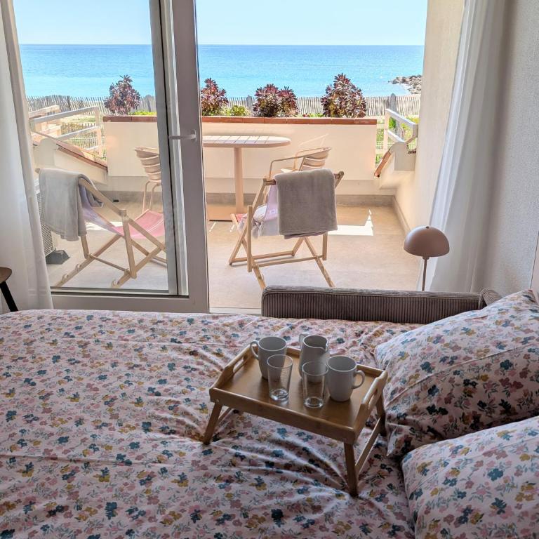 Studio Vue mer, Piscine, Wifi, Climatisation, Parking privé, Terrasse 1ère ligne - La Coulée Douce - Appartement - Vue sur Mer - 13