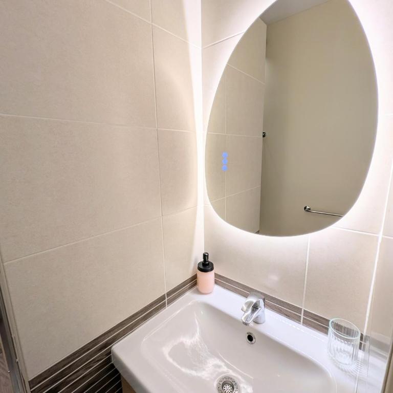 Studio Vue mer, Piscine, Wifi, Climatisation, Parking privé, Terrasse 1ère ligne - La Coulée Douce - Appartement - Vue sur Mer - 19