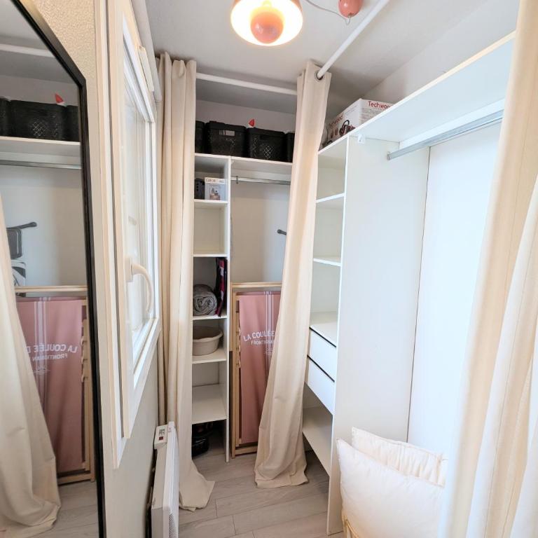 Studio Vue mer, Piscine, Wifi, Climatisation, Parking privé, Terrasse 1ère ligne - La Coulée Douce - Appartement - Vue sur Mer - 22