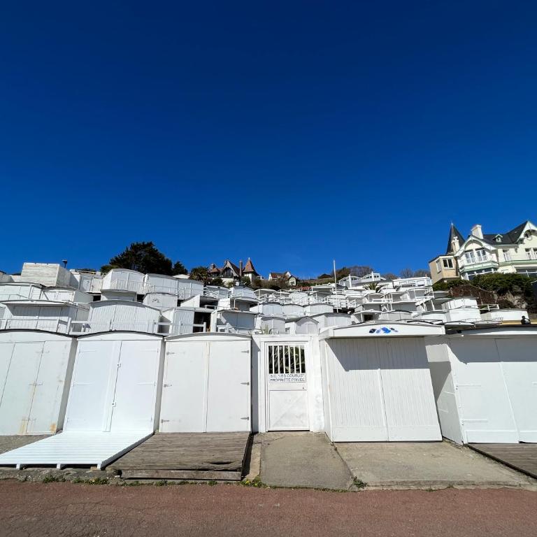 Les Suites St-Vincent - 1-6 pers - Cosy - Mer et ville à pied - Ground Floor Apartment with Terrace - 31