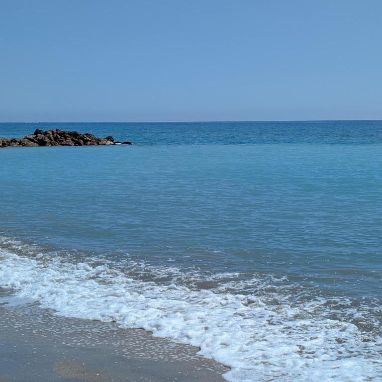 Studio Vue mer, Piscine, Wifi, Climatisation, Parking privé, Terrasse 1ère ligne - La Coulée Douce - Appartement - Vue sur Mer - 36