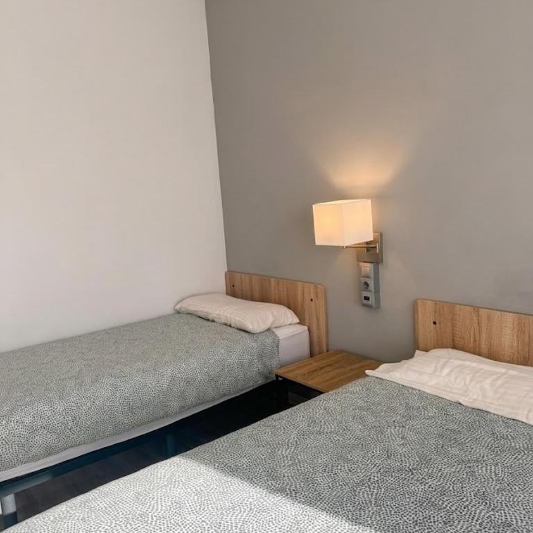 Residencia Albergue Jaca - Chambre Triple Supérieure - 1