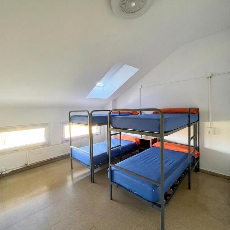 Residencia Albergue Jaca - Chambre Familiale Adaptée aux Personnes à Mobilité Réduite - 2