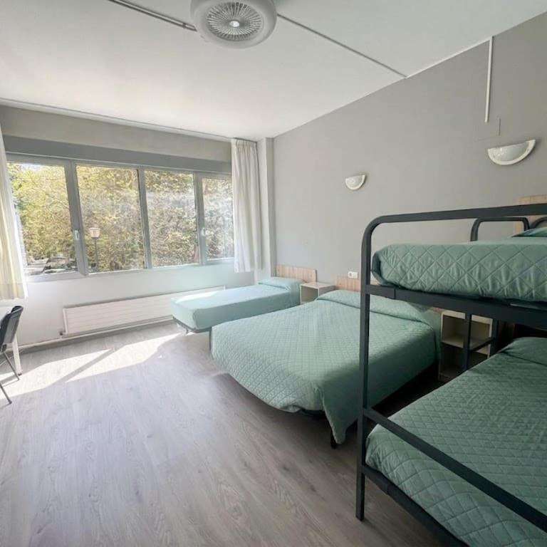 Residencia Albergue Jaca - Chambre Familiale Standard - 3