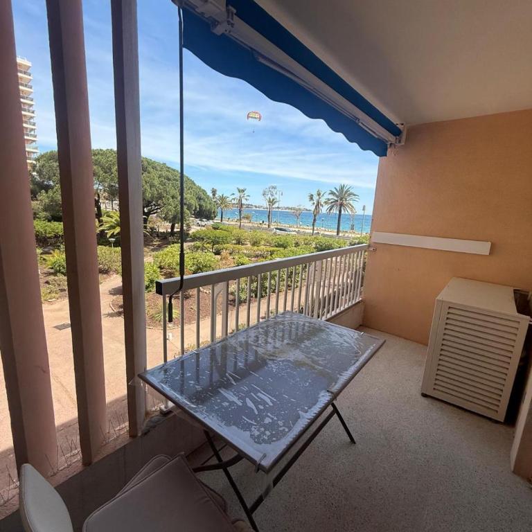 Appartement 2 chambres front de mer 40m plage vue mer clim - Fréjus plage - Appartamento con 2 Camere da Letto - 14