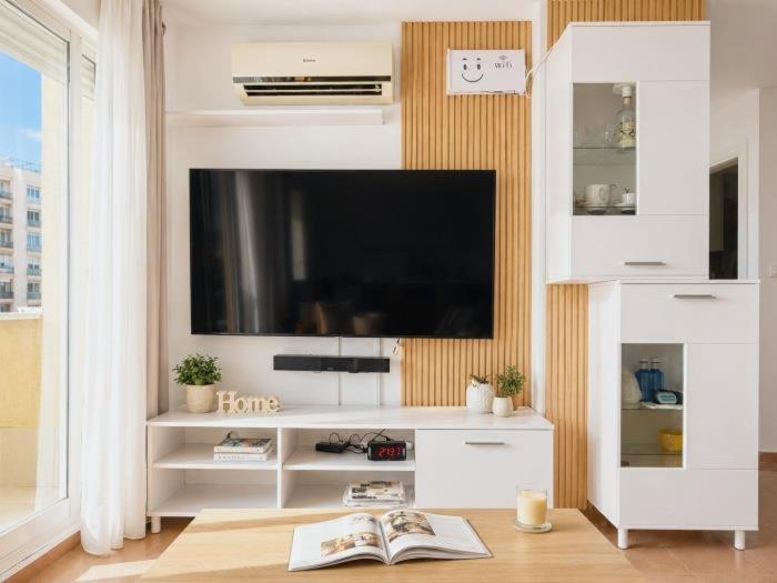 Apartamento con piscina y parking cerca del mar - Two-Bedroom Apartment - 1