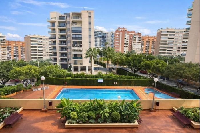 Apartamento con piscina y parking cerca del mar - Two-Bedroom Apartment - 18