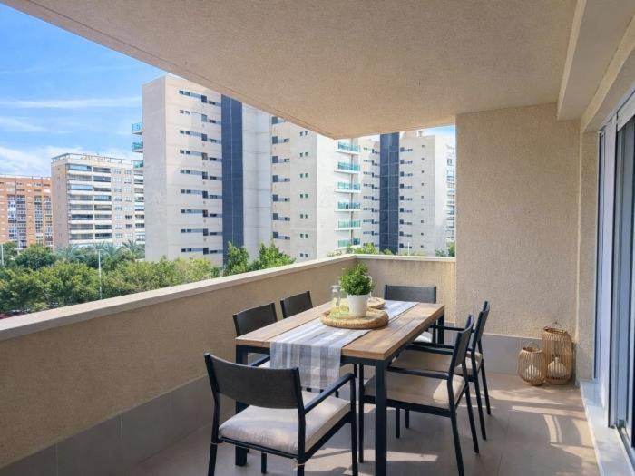 Apartamento con piscina y parking cerca del mar - Two-Bedroom Apartment - 17