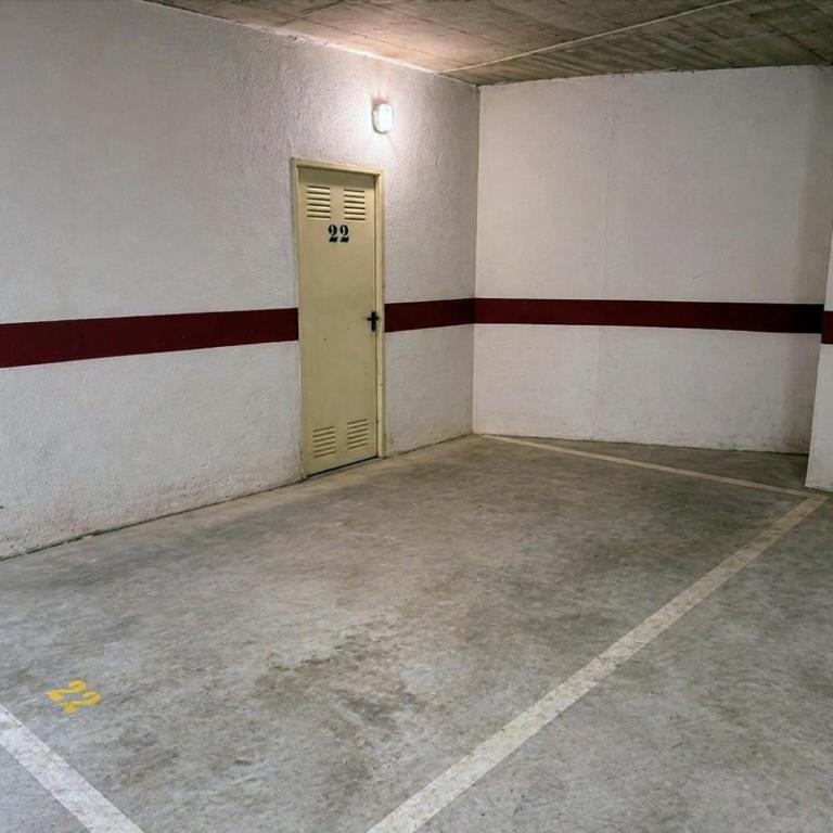 Apartamento con piscina y parking cerca del mar - Two-Bedroom Apartment - 26