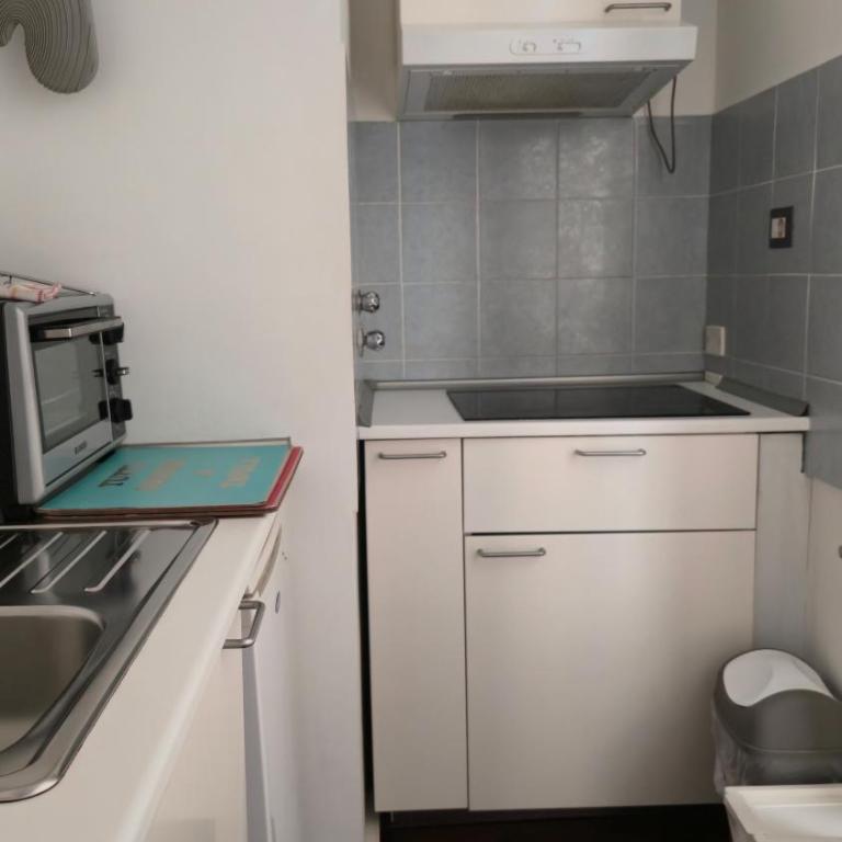 Central Station and City Rooms Link "13 Apartment" Amalfi Coast , Salerno - Monolocale Triplo Standard - 3