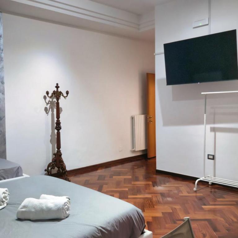 Central Station and City Rooms Link "13 Apartment" Amalfi Coast , Salerno - Monolocale Triplo Standard - 9