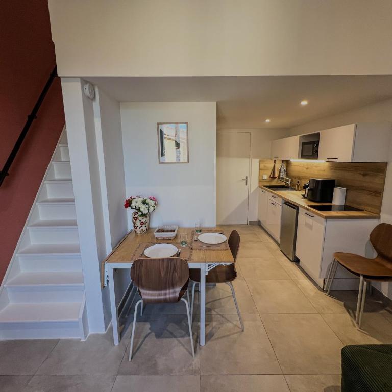 Duplex Aura - Confort et charme à Aigues-Mortes - One-Bedroom Apartment - 2