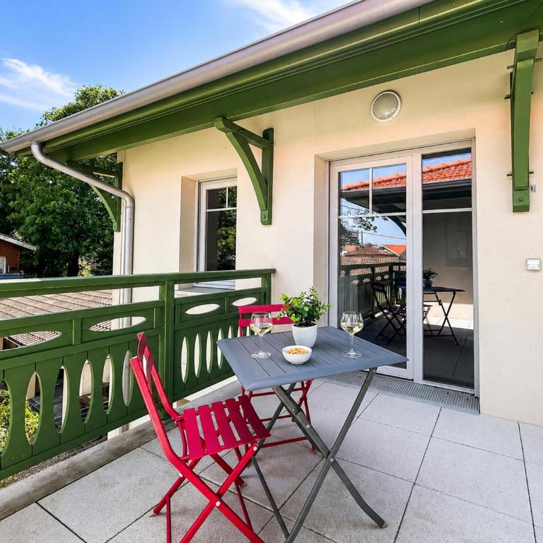 T2 moderne avec balcon et stationnement gratuit - One-Bedroom Apartment - 24