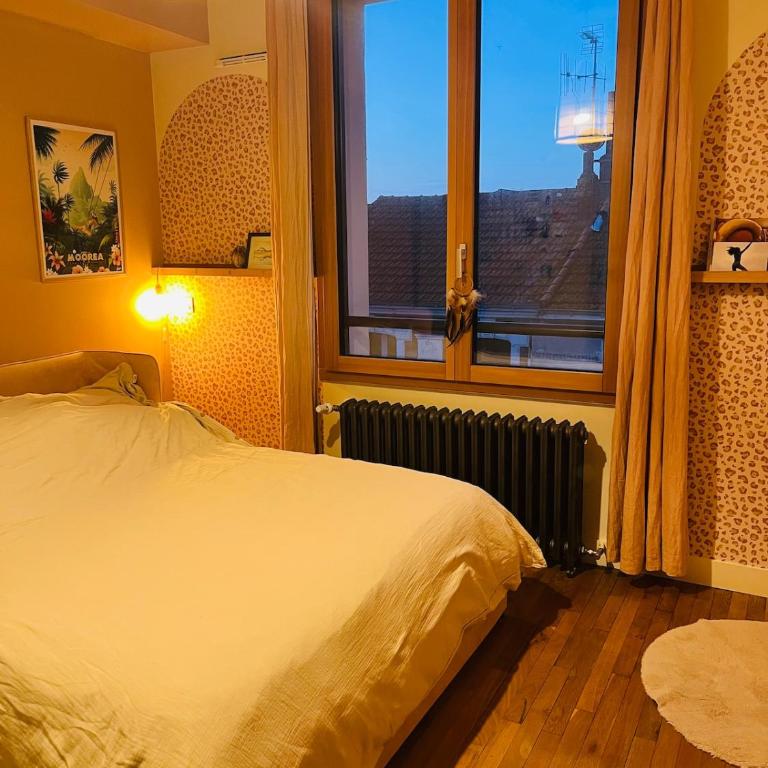 Spacious Family Home Walk to Beach Sleeps 10 - Villa - 24