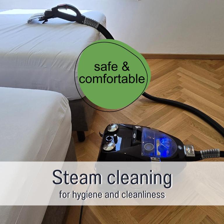 Baham-Apartment Nuernberg - including hot tub, sauna, massage chair, roof terrace, barbecue - metro 15 min, exhibition center 8 min walk - Appartamento con 2 Camere da Letto e Balcone - 69