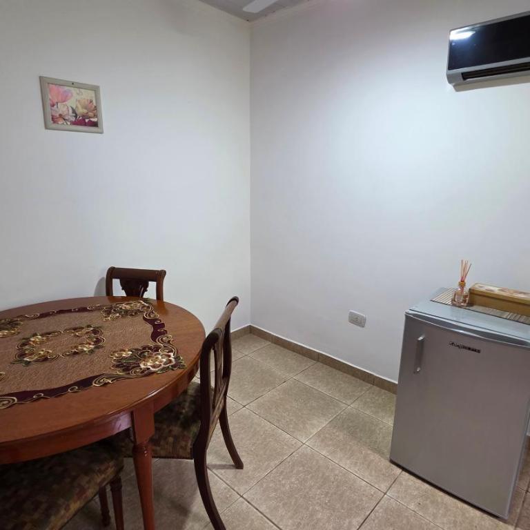 Departamento Céntrico con Balcón y Pileta en Puerto Iguazú - Apartamento con vistas a la piscina - 6
