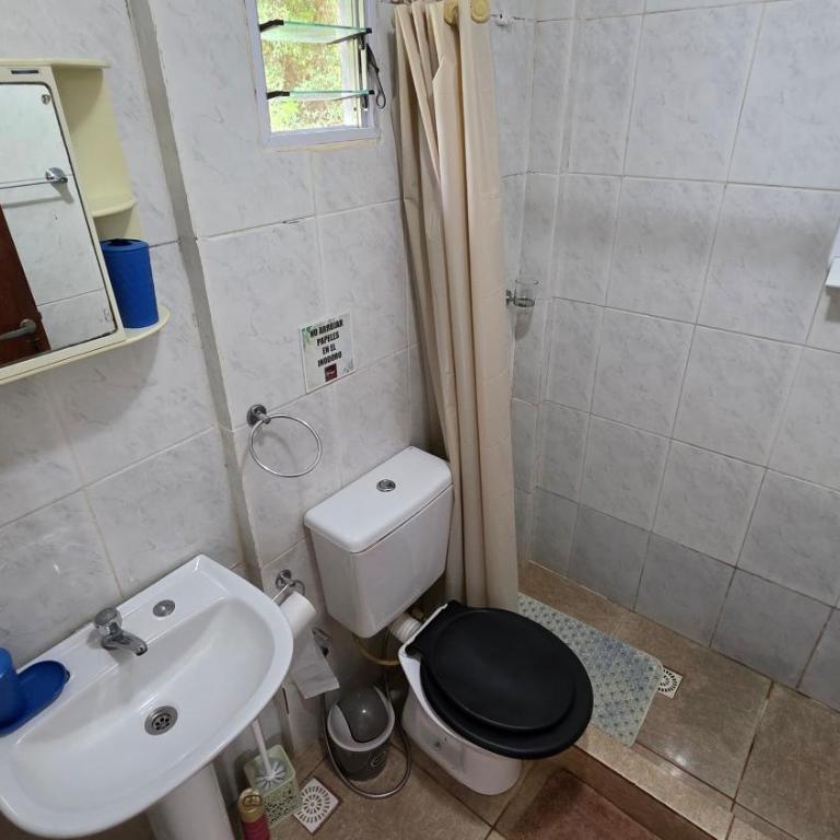 Departamento Céntrico con Balcón y Pileta en Puerto Iguazú - Apartamento con vistas a la piscina - 2
