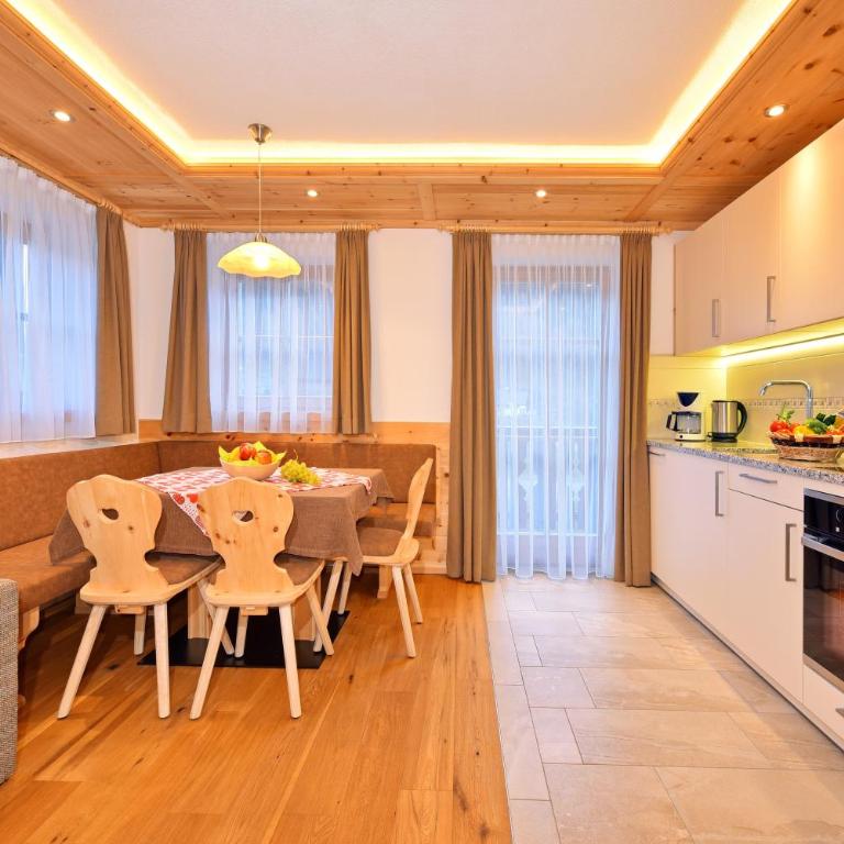 Feldererhof Gsies Apt Alpenrose - Superior Apartment mit 1 Schlafzimmer und Balkon - 2
