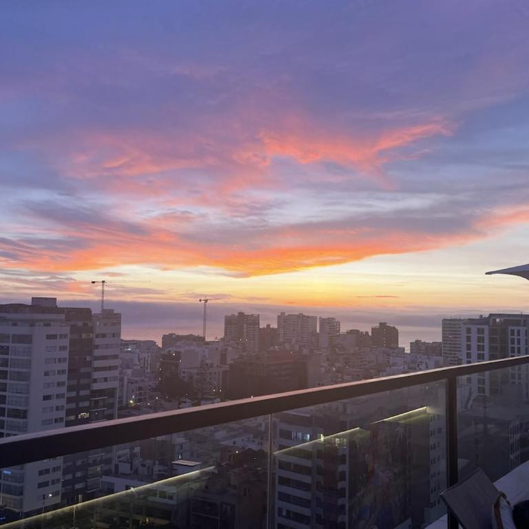 3BR con Garage y Piscina en Miraflores Luxury - Apartamento de 3 dormitorios - 9