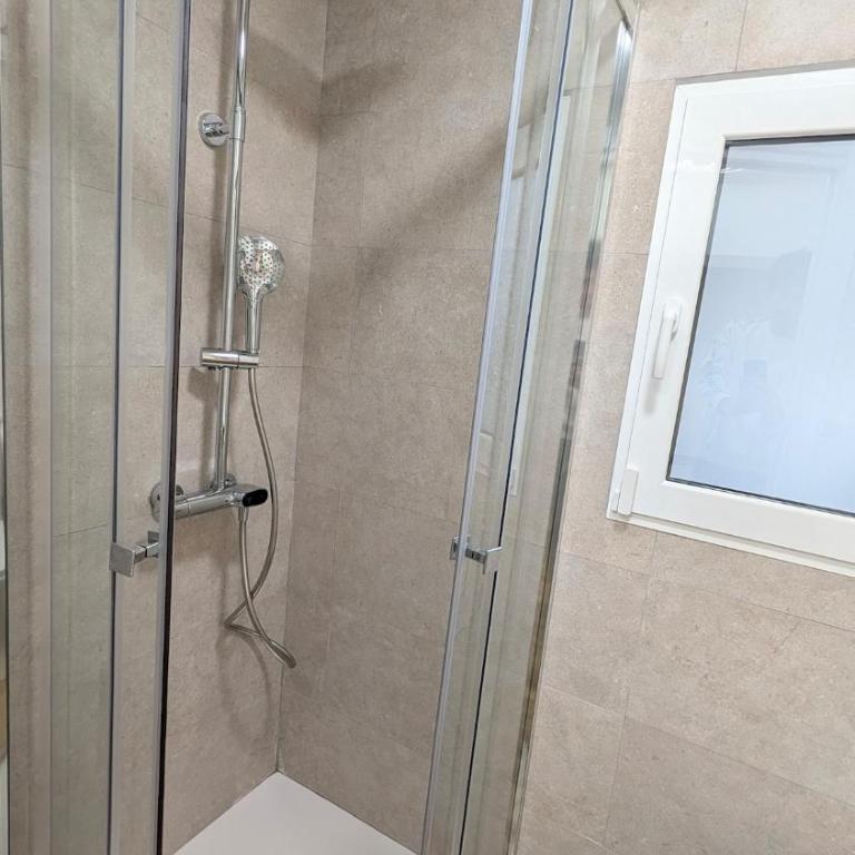 Brand-New Duplex Next to the Metro - Apartamento de 1 dormitorio - 25