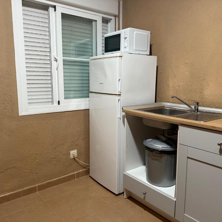 Hostal Apartamentos Playa del Palo - One-Bedroom Apartment - 1