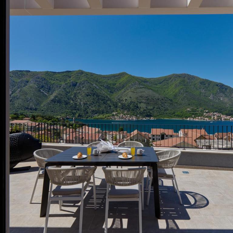 Boka Crown Penthouse by MN Property - Three-Bedroom Apartment with Sea View - 11
