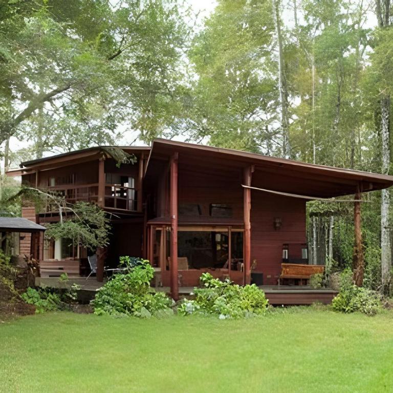 Dream Home Amid Native Trees - Three-Bedroom House - 25