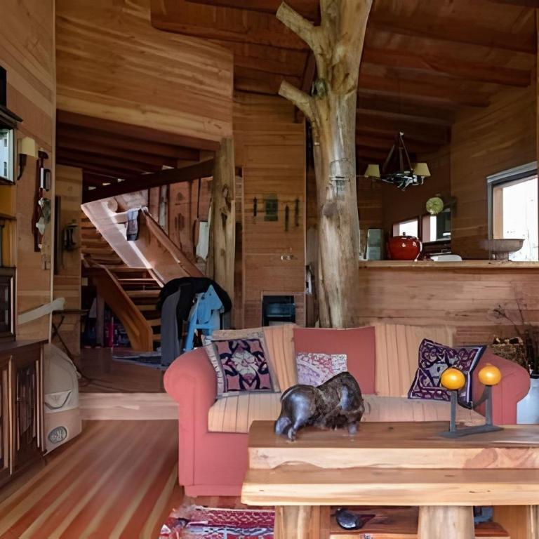 Dream Home Amid Native Trees - Three-Bedroom House - 36