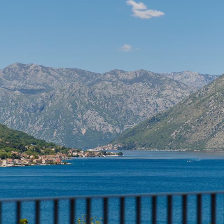 Boka Crown Penthouse by MN Property - Three-Bedroom Apartment with Sea View - 27
