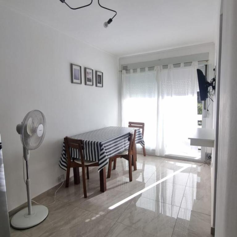 Departamento en Rosario a pasos de Avenida Pellegrini - Apartamento de 1 dormitorio - 4