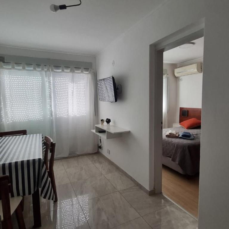 Departamento en Rosario a pasos de Avenida Pellegrini - Apartamento de 1 dormitorio - 15