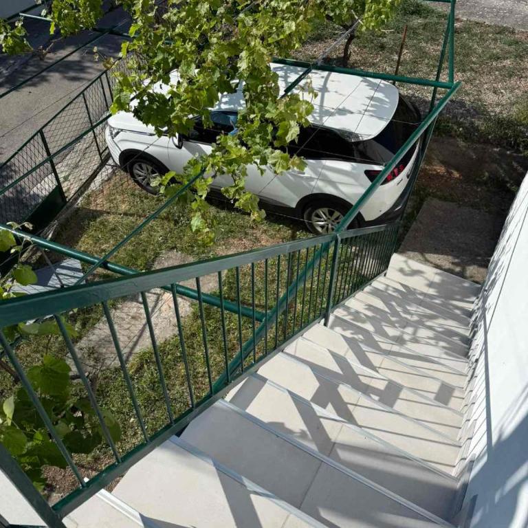 Apartman LUCIJA, dostupan 7 NOCENJA i VISE, AVAIBLE FOR RENT 7 NIGHTS AND MORE - Apartman sa 2 Spavaće Sobe - 2