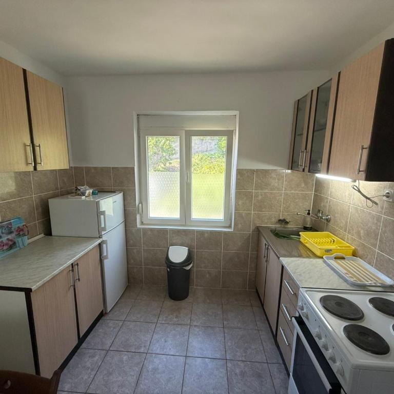 Apartman LUCIJA, dostupan 7 NOCENJA i VISE, AVAIBLE FOR RENT 7 NIGHTS AND MORE - Apartman sa 2 Spavaće Sobe - 4
