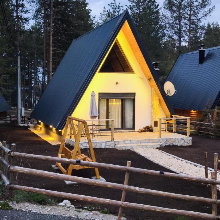 Pine Forest Chalet - Haus mit 2 Schlafzimmern - 2
