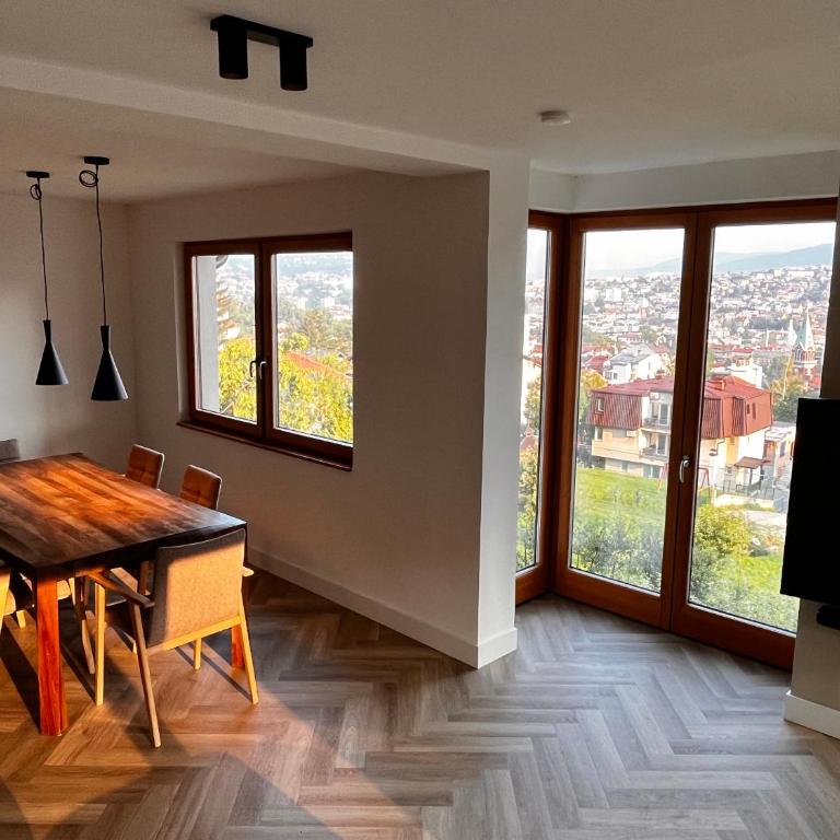 Urban Oasis Sarajevo - Panoramic View near Old Town - Three-Bedroom Apartment with Balcony - 8