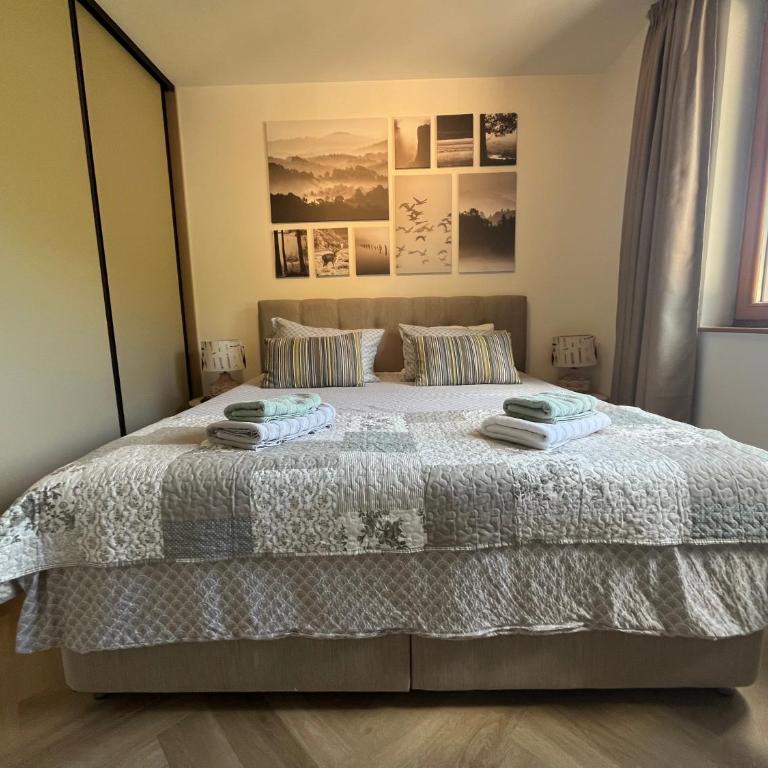 Urban Oasis Sarajevo - Panoramic View near Old Town - Three-Bedroom Apartment with Balcony - 11