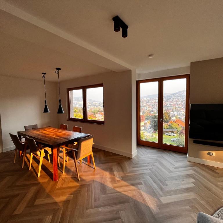 Urban Oasis Sarajevo - Panoramic View near Old Town - Three-Bedroom Apartment with Balcony - 9