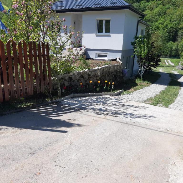 Apartman Anna & Kamp Elza - One-Bedroom House - 3
