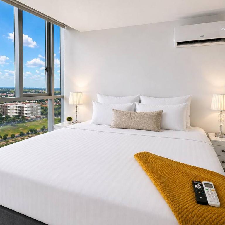 Luxury Sky Suite Piso 12 Vista Ciudad Titanium Aurora - Three-Bedroom Apartment with View - 36