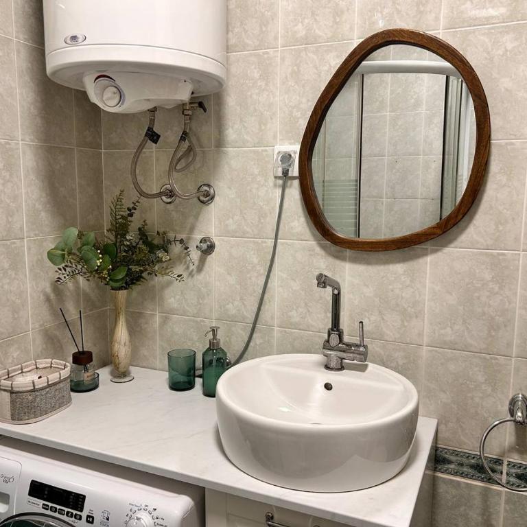 Cozy Corner NS Centar Top lokacija - One-Bedroom Apartment - 6