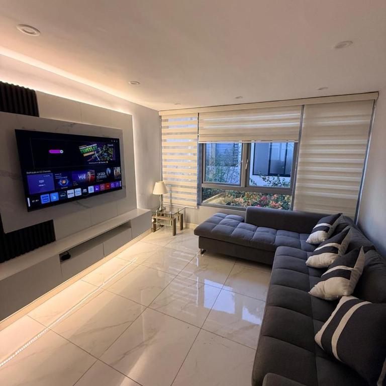 Modern and Cozy Appartment. Exclusive area. - Three-Bedroom Apartment - 4