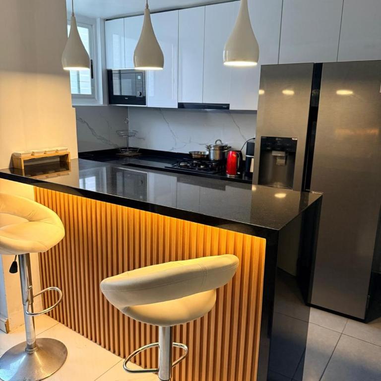 Modern and Cozy Appartment. Exclusive area. - Three-Bedroom Apartment - 8